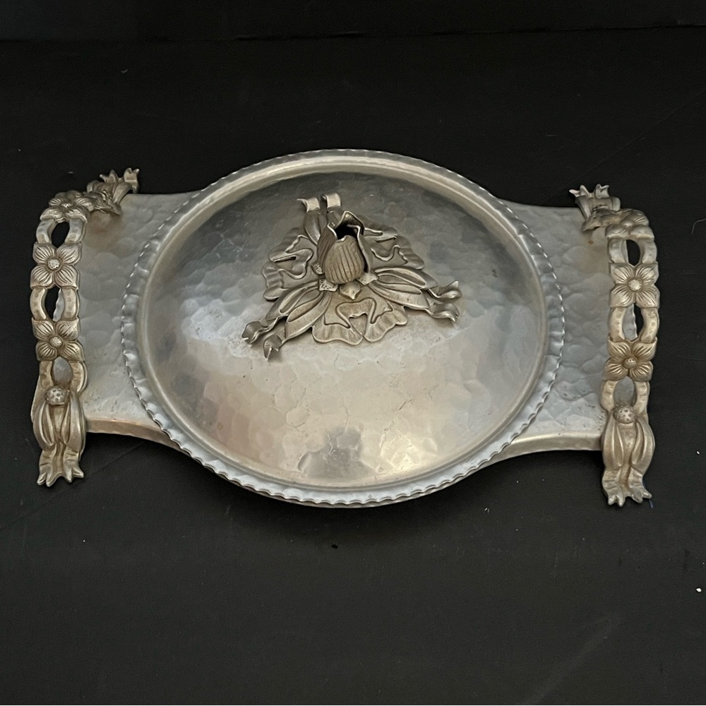 Vintage RODNEY KENT HAND WROUGHT ALUMINUM ROUND TRAY DOGWOOD HANDLES LID Signed